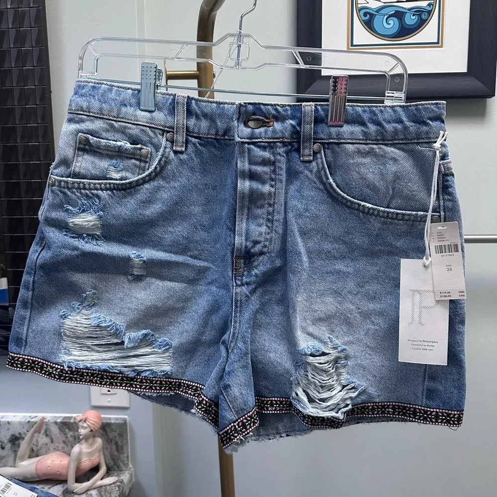 NWT Anthropologie Pilcro Distressed Embroidered Hem Denim Shorts Sz 27,28,29 - Picture 6 of 10